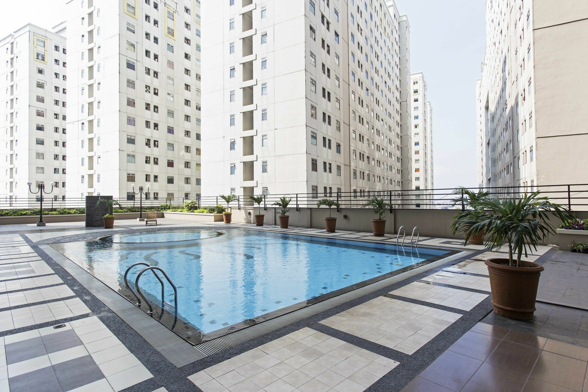Reddoorz Apartment @ Pegangsaan Kelapa Gading 3 Jakarta Eksteriør billede